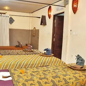 Guest house Astiti Salon And 